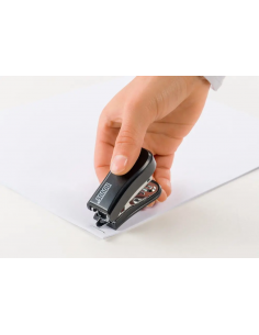 Engrampadora Mini Novus Color Negro + Grapas